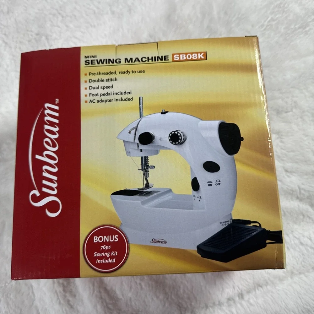 Sunbeam SBO8K Compact Mechanical Sewing Machine Battery Operated / AC Foot Pedal